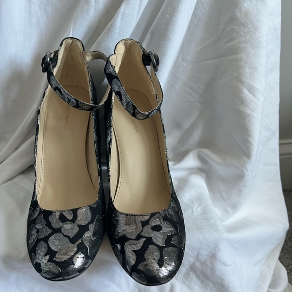 Marc Fisher, Women’s Size 11, Black and Silver round toe, ankle strap heels - Picture 3 of 5